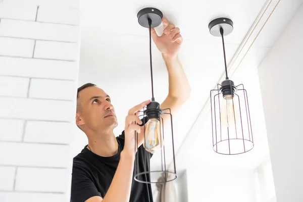 Монтаж люстры